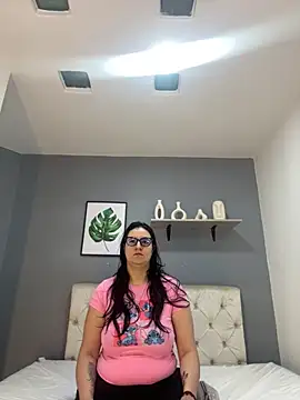 Snapshot of Soe_Lara chatting on November 2025 10:59:02 AM Soe Lara online show from November 2025 10:59:02 AM