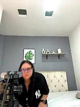 Snapshot of Soe_Lara chatting on September 2025 11:00:01 AM Soe Lara online show from September 2025 11:00:01 AM