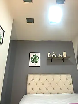 Snapshot of Soe_Lara chatting on December 2025 11:31:01 AM Soe Lara online show from December 2025 11:31:01 AM