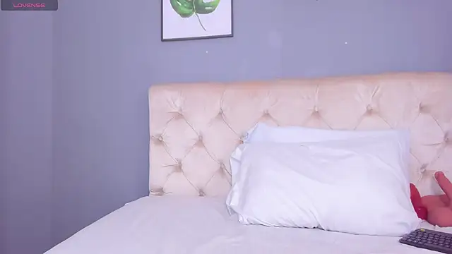 Snapshot of Soe_Lara chatting on October 2025 11:25:01 AM Soe Lara online show from October 2025 11:25:01 AM