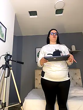 Snapshot of Soe_Lara chatting on November 2025 10:59:01 AM Soe Lara online show from November 2025 10:59:01 AM