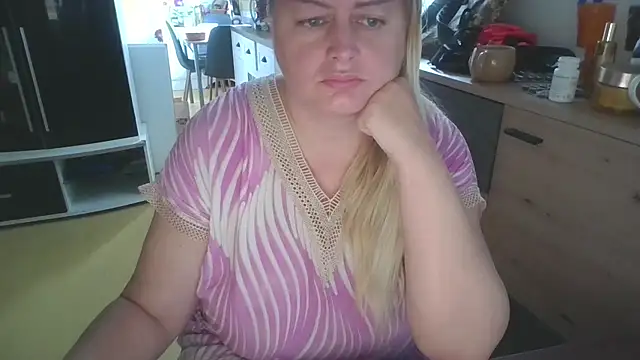 Meliss Official9 online show from September 2025 05:42:02 AM