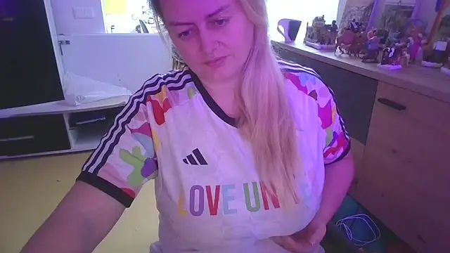 Meliss Official9 online show from December 2025 09:31:01 AM