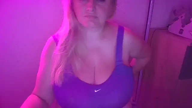 Snapshot of Meliss_Official9 chatting on July 2026 07:03:02 PM Meliss Official9 online show from July 2026 07:03:02 PM