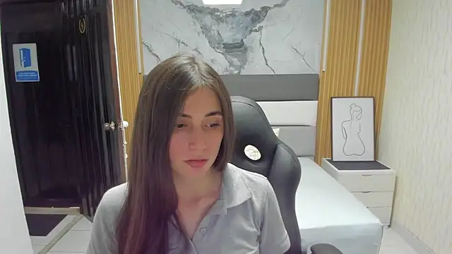 MAGNOLEROY online show from September 2025 07:20:02 PM