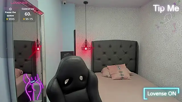 MAGNOLEROY online show from October 2025 12:50:01 PM