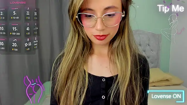MAGNOLEROY online show from May 2026 05:07:02 PM