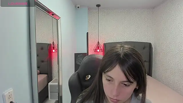 MAGNOLEROY online show from November 2025 01:04:02 PM