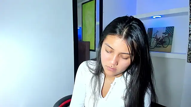 Snapshot of Catalehia_Milk chatting on February 2026 07:35:02 PM Catalehia Milk online show from February 2026 07:35:02 PM