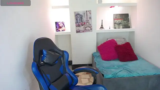 Snapshot of Catalehia_Milk chatting on November 2025 07:28:02 PM Catalehia Milk online show from November 2025 07:28:02 PM