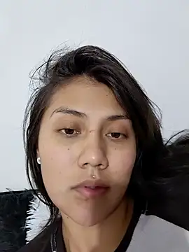 Snapshot of Catalehia_Milk chatting on November 2025 04:17:01 AM Catalehia Milk online show from November 2025 04:17:01 AM