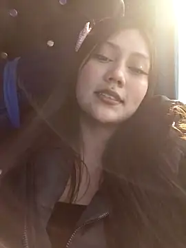 Snapshot of Catalehia_Milk chatting on December 2025 11:38:02 AM Catalehia Milk online show from December 2025 11:38:02 AM