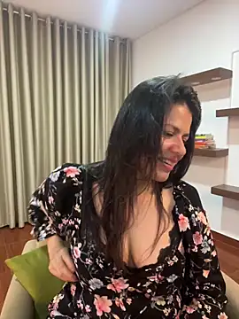 Snapshot of Alice_Biel chatting on March 2025 01:32:02 AM Alice Biel online show from March 2025 01:32:02 AM