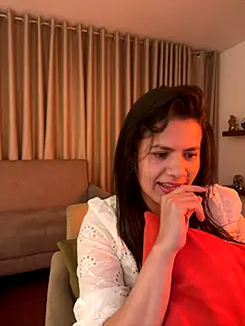 Snapshot of Alice_Biel chatting on October 2025 03:05:02 AM Alice Biel online show from October 2025 03:05:02 AM