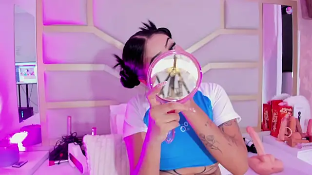 Snapshot of dollsweety chatting on December 2025 12:55:01 AM dollsweety online show from December 2025 12:55:01 AM