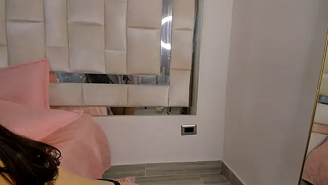 Snapshot of isabella_gomez11 chatting on February 2025 08:15:01 PM isabella gomez11 online show from February 2025 08:15:01 PM