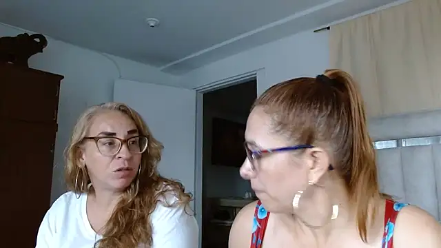 karlabarrera online show from June 2026 08:35:01 PM