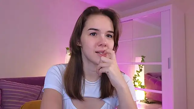 Snapshot of LindaRobertz chatting on February 2025 12:49:01 PM LindaRobertz online show from February 2025 12:49:01 PM