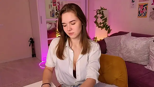 Snapshot of LindaRobertz chatting on March 2025 12:12:01 PM LindaRobertz online show from March 2025 12:12:01 PM