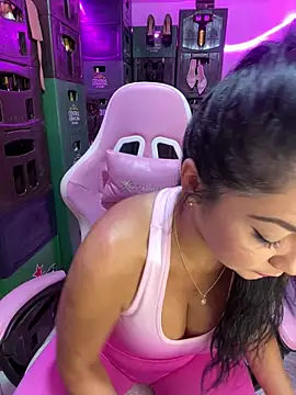 Snapshot of Hot_beauty__ chatting on September 2025 03:06:02 AM Hot beauty online show from September 2025 03:06:02 AM