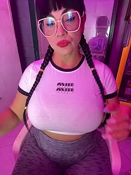 Hot beauty   online show from March 2026 03:40:01 AM