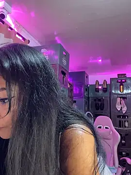 Snapshot of Hot_beauty__ chatting on September 2025 03:28:01 AM Hot beauty online show from September 2025 03:28:01 AM