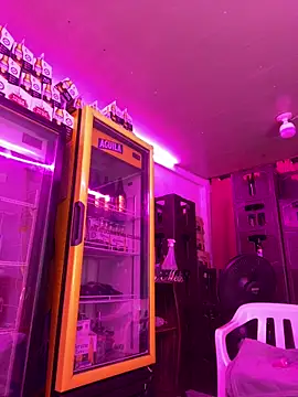 Snapshot of Hot_beauty__ chatting on February 2026 06:19:02 AM Hot beauty online show from February 2026 06:19:02 AM