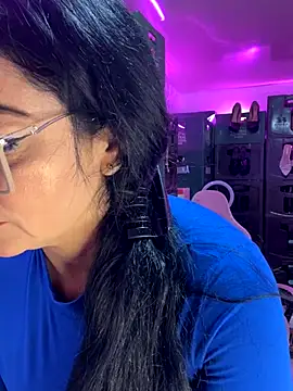 Snapshot of Hot_beauty__ chatting on September 2025 02:59:01 AM Hot beauty online show from September 2025 02:59:01 AM