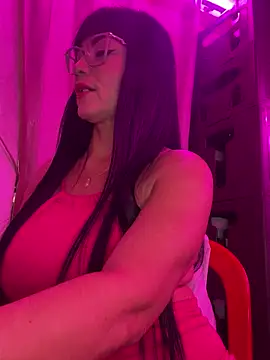 Snapshot of Hot_beauty__ chatting on December 2025 03:39:02 AM Hot beauty online show from December 2025 03:39:02 AM