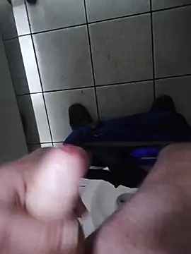 Snapshot of Warumnicht1980 chatting on October 2025 02:12:01 AM Warumnicht1980 online show from October 2025 02:12:01 AM