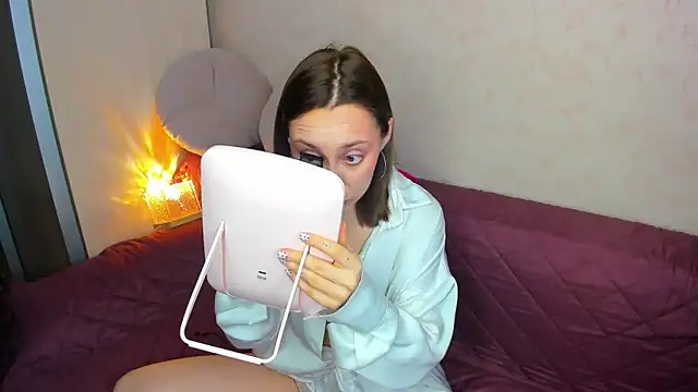 MelodyOfLovee online show from February 2026 03:18:02 AM