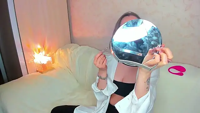 Snapshot of MelodyOfLovee chatting on December 2025 07:30:01 PM MelodyOfLovee online show from December 2025 07:30:01 PM