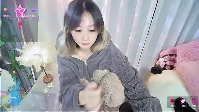 Xiaoyu-G online show from December 2025 01:26:02 PM