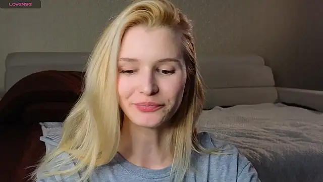 Snapshot of elsa_limerence chatting on February 2025 11:14:02 AM elsa limerence online show from February 2025 11:14:02 AM