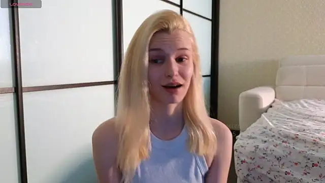 Snapshot of elsa_limerence chatting on March 2025 11:29:02 AM elsa limerence online show from March 2025 11:29:02 AM