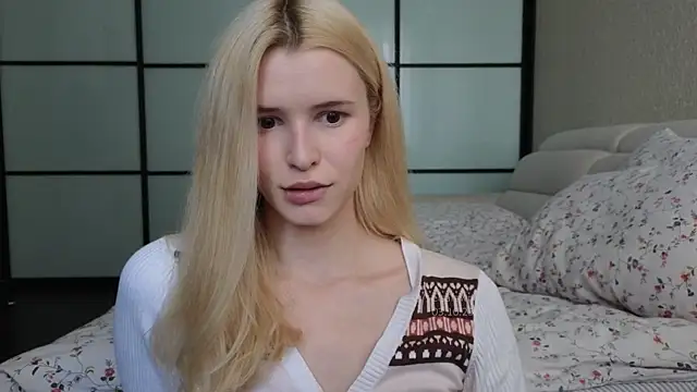 Snapshot of elsa_limerence chatting on October 2025 10:50:01 AM elsa limerence online show from October 2025 10:50:01 AM