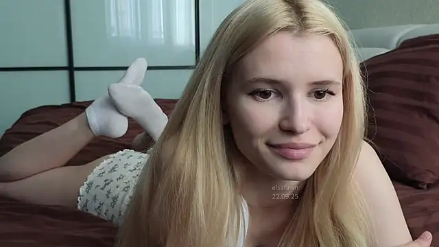 Snapshot of elsa_limerence chatting on September 2025 12:55:01 PM elsa limerence online show from September 2025 12:55:01 PM