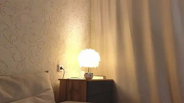 elsa limerence online show from April 2026 07:07:02 PM