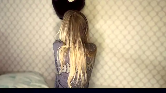 Evvie Summn1 online show from December 2025 09:56:01 AM