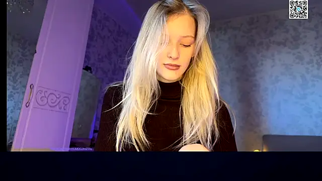 Evvie Summn1 online show from September 2025 04:29:01 AM