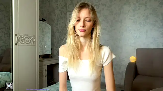 Evvie Summn1 online show from October 2025 08:38:02 AM