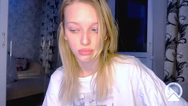 Evvie Summn1 online show from March 2025 07:30:01 PM