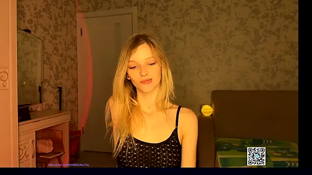 Evvie Summn1 online show from September 2025 02:57:02 PM