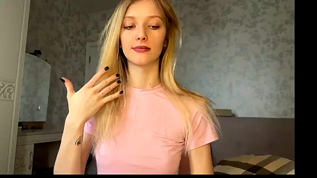 Evvie Summn1 online show from October 2025 07:40:01 AM