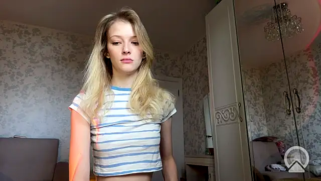 Evvie Summn1 online show from September 2025 05:07:02 AM