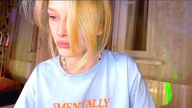 Evvie Summn1 online show from March 2025 02:53:02 PM