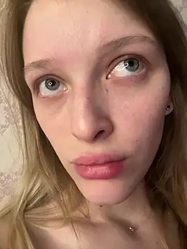 Evvie Summn1 online show from April 2026 02:29:02 PM