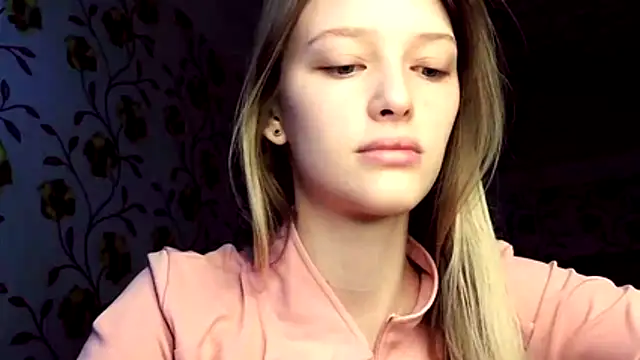 Snapshot of Evvie_Summn1 chatting on June 2026 05:29:02 AM Evvie Summn1 online show from June 2026 05:29:02 AM