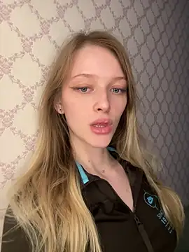 Evvie Summn1 online show from April 2026 02:36:02 PM