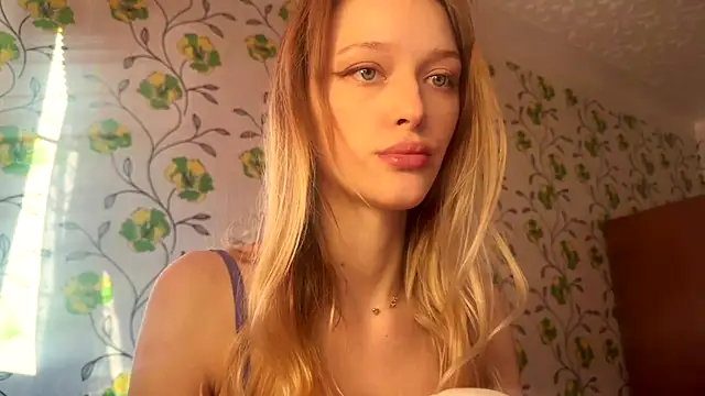 Evvie Summn1 online show from May 2026 03:04:02 PM